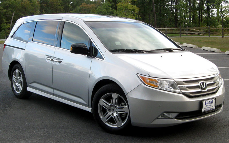 safest minivan 2015